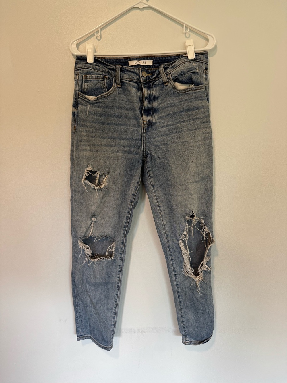 Light Blue Distressed Women’s Jeans - Willow+Root